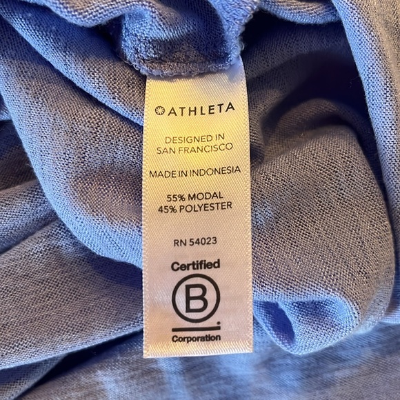 Athleta Women’s sleeveless t shirt - Picture 3 of 5